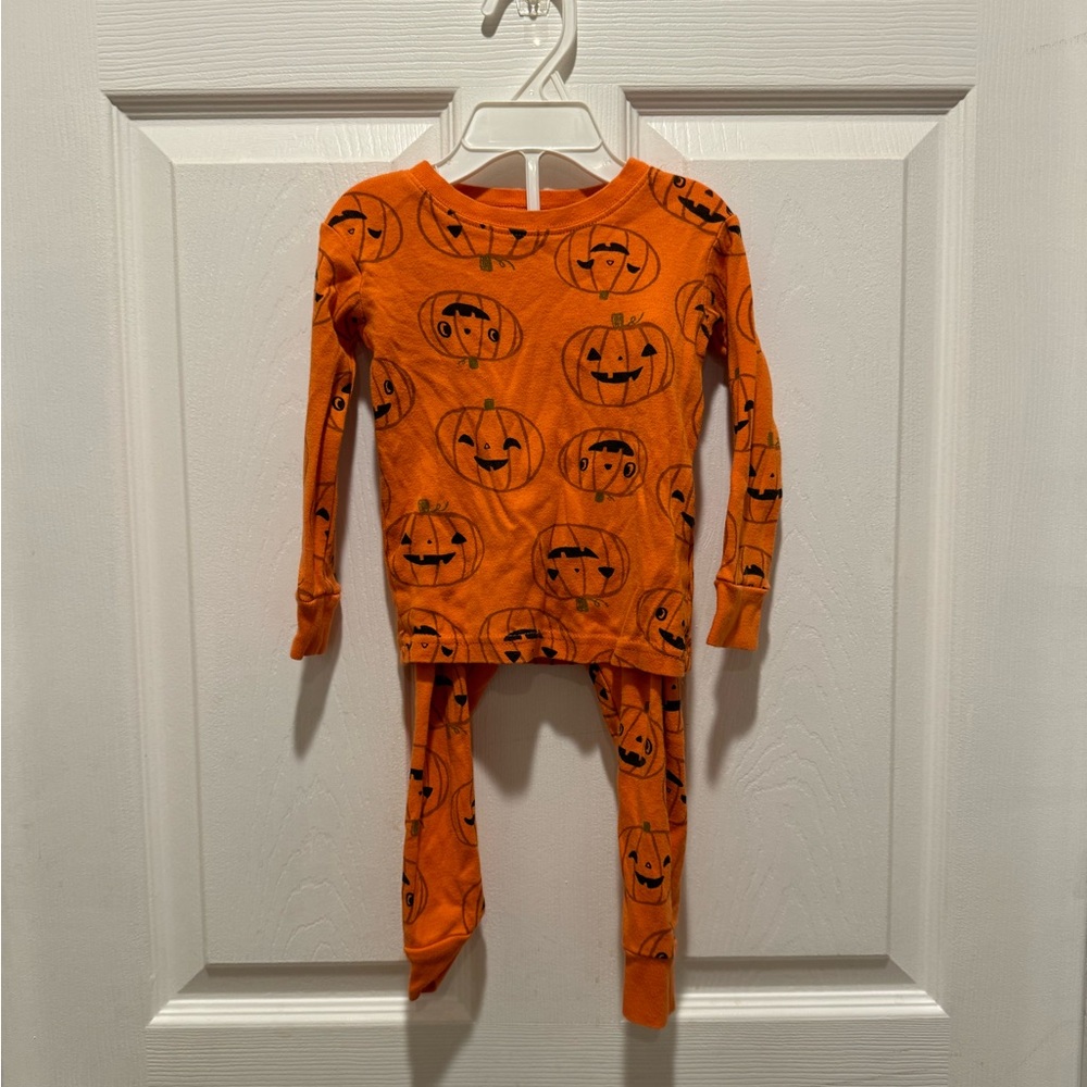 Halloween toddler pjs.